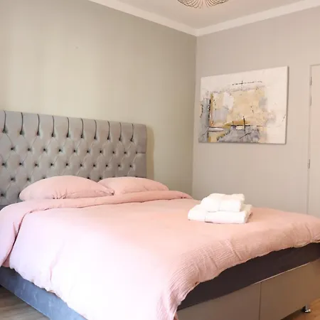 Charming In Center Ii Apartment Gent